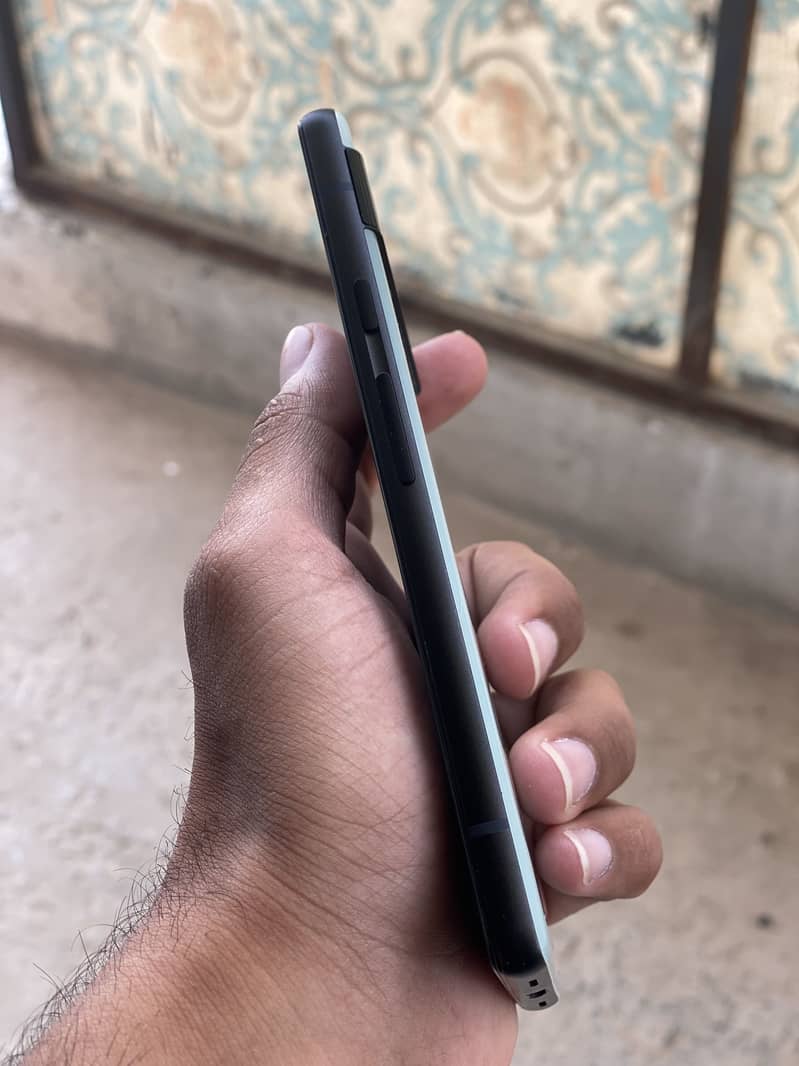 Google Pixel 6a 5
