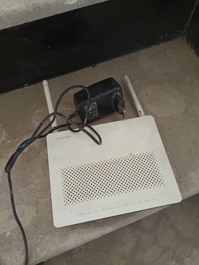 Gpon modem for sale with charger: burewala only