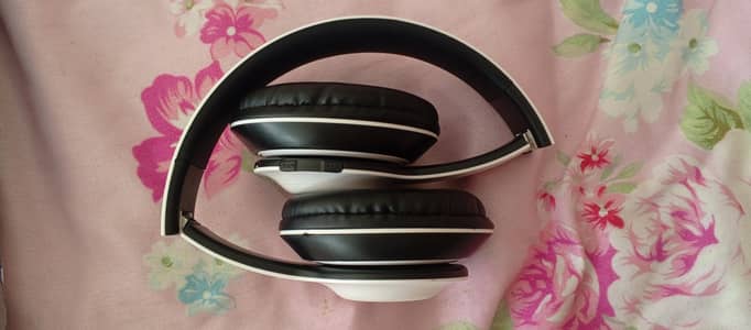 THE BEST HEADPHONES