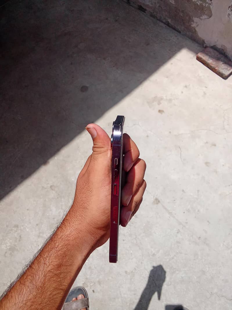 Apple iPhone 14 Pro 3