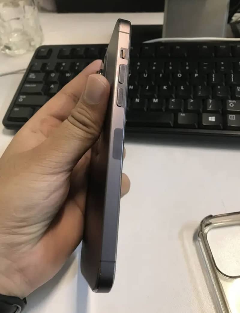 Apple iPhone 14 Pro Max 0