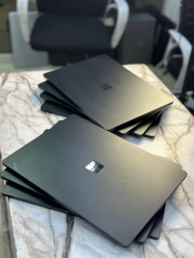 Microsoft surface Laptop 3 black | 8gb/ 256gb SSD UK import Ak laptop