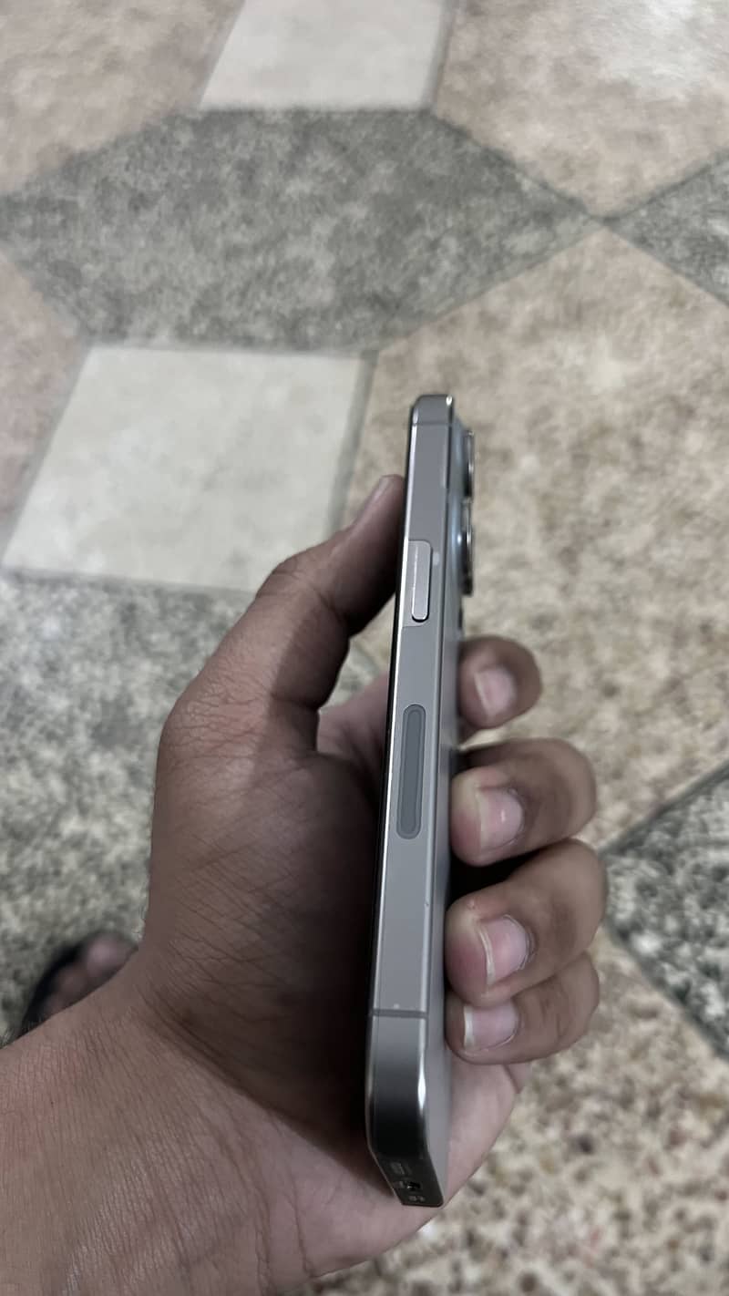 Apple iPhone 15 Pro 1