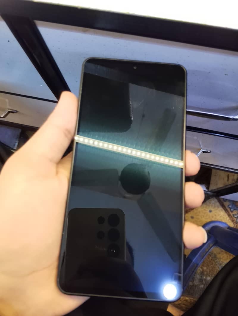 Sharp Aquos R7 1