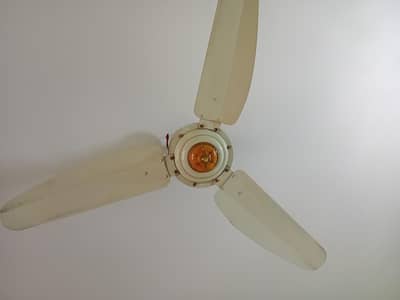 GFC ceiling fan for sale in working conditions
