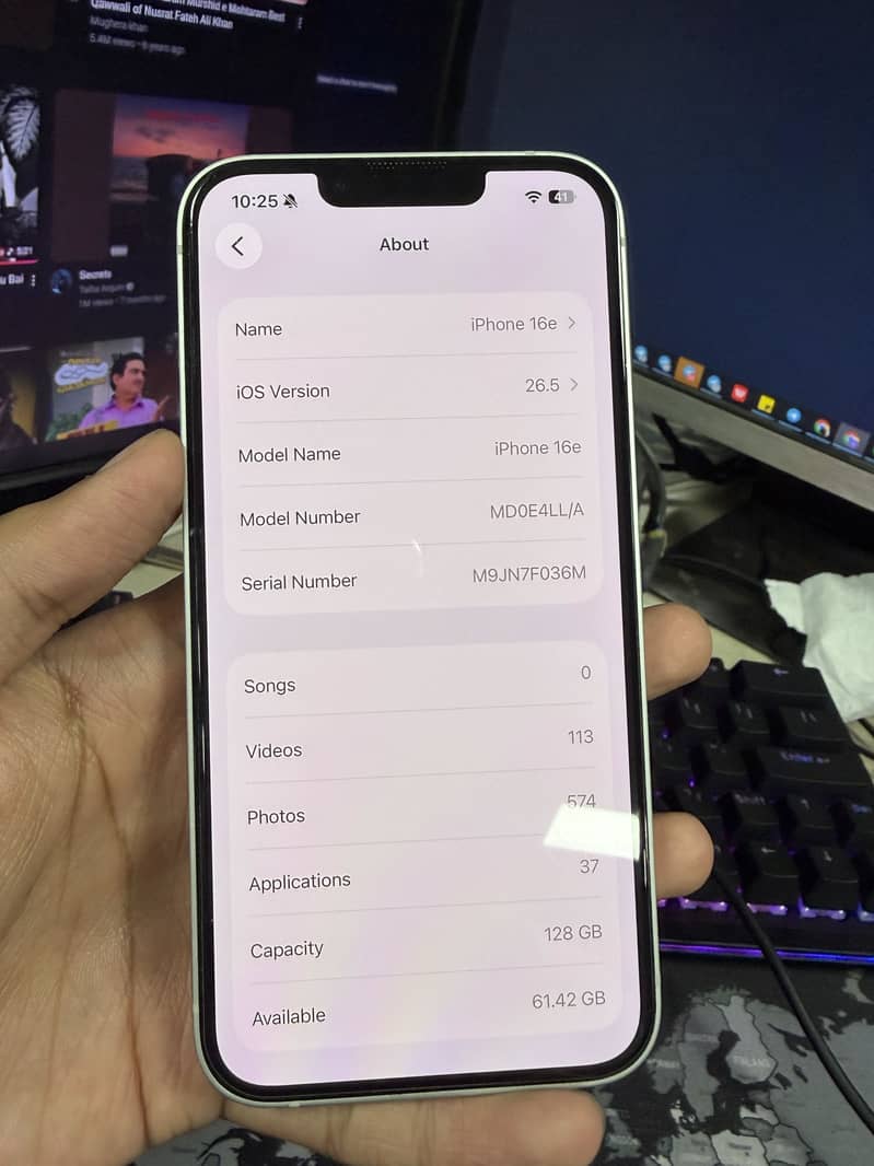 Apple iPhone 16e 0