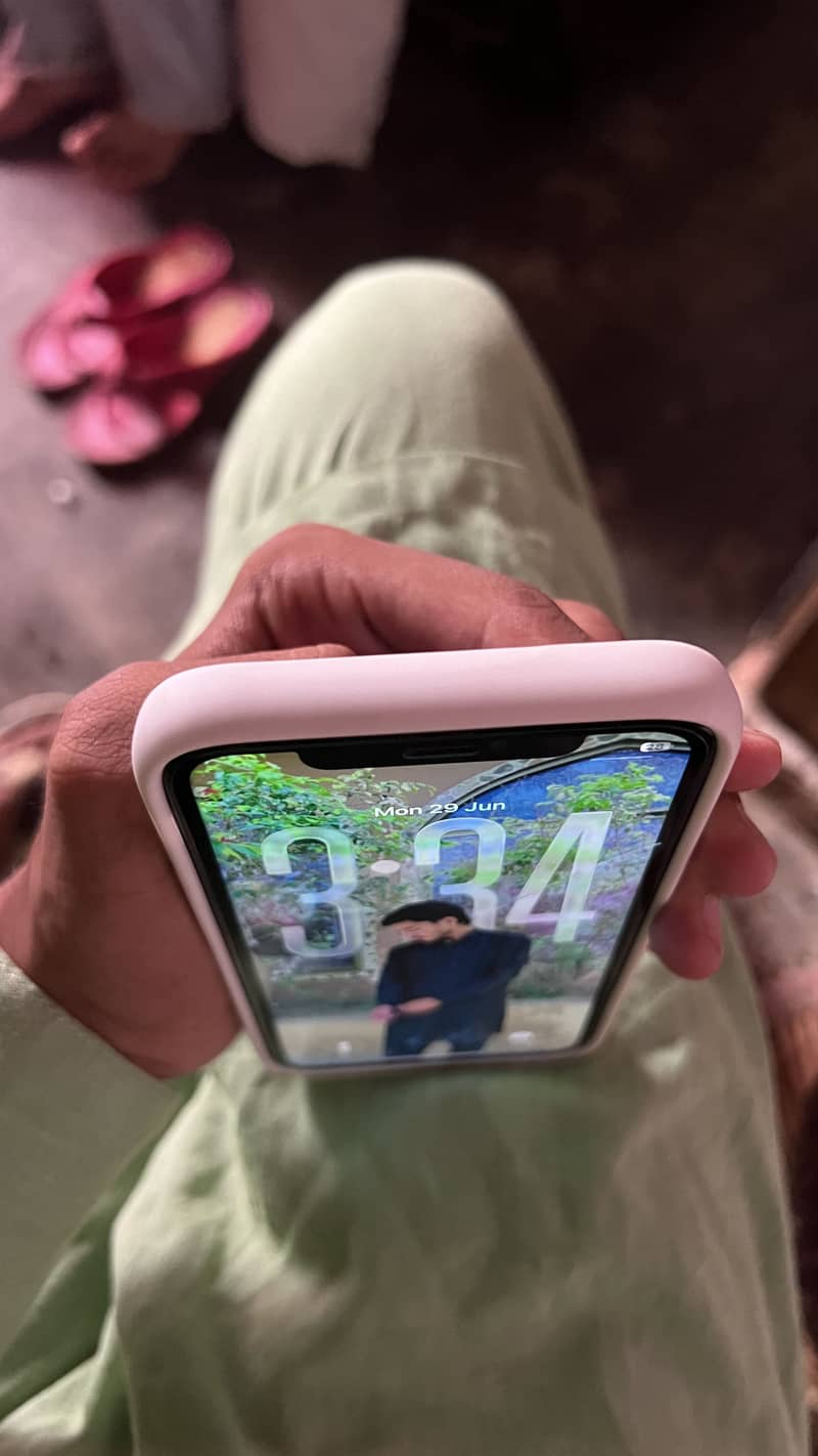 Apple iPhone 11 3