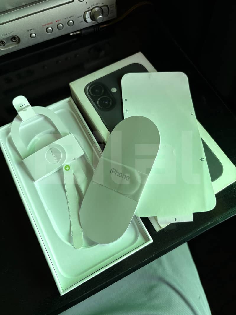 Apple iPhone 16 Plus 1