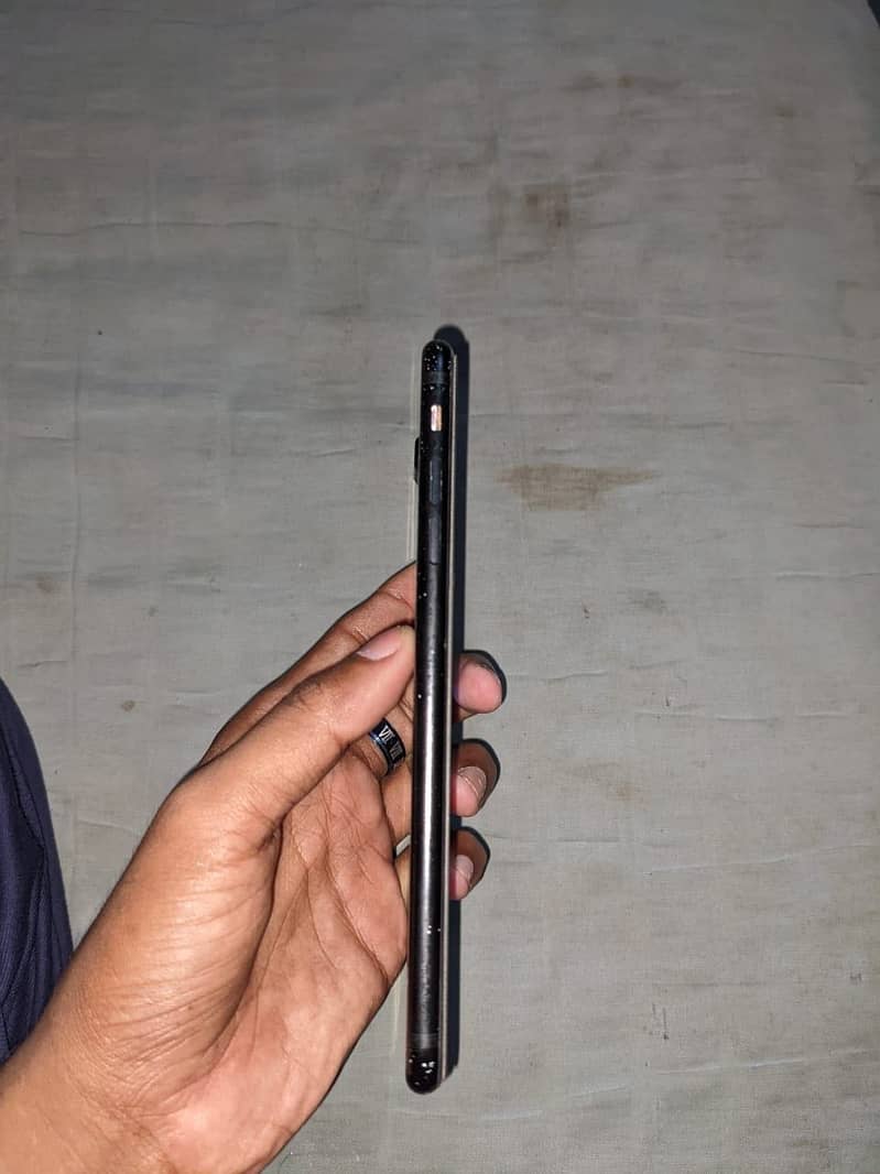 Apple iPhone 7 Plus 4