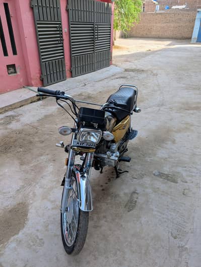Honda CG125SE Black & Gold