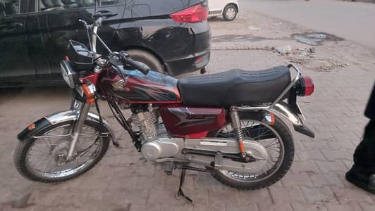 Honda 125cc red clear