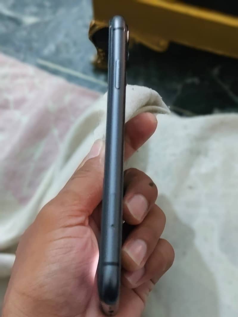 Apple iPhone 11 1