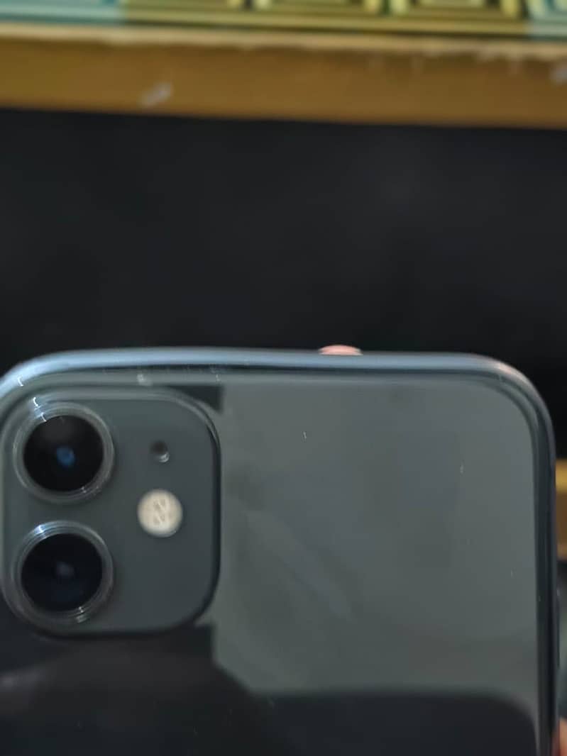 Apple iPhone 11 4