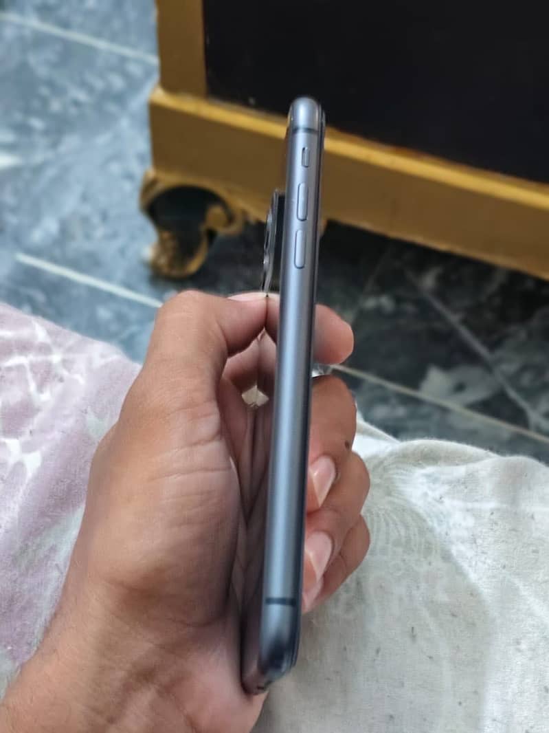 Apple iPhone 11 5