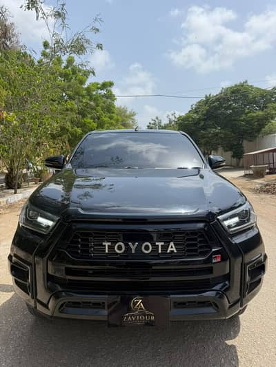 Toyota Hilux Revo G Automatic 2.8 2025