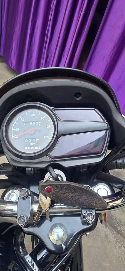 Suzuki 110 25/26 model Black color