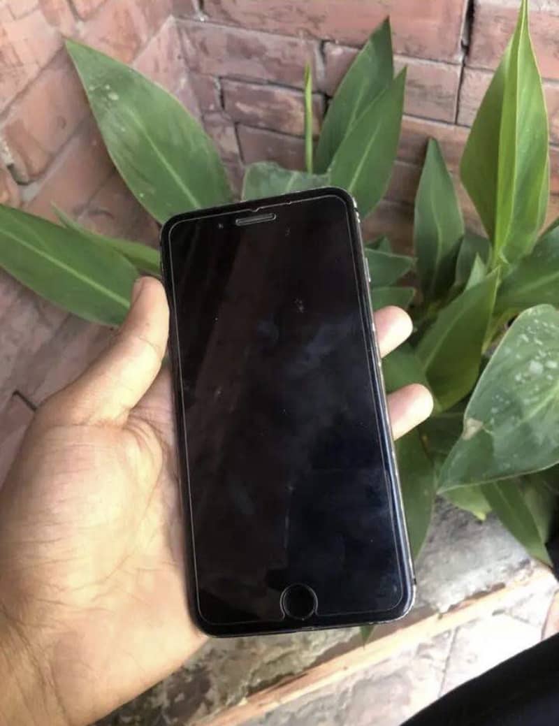 Apple iPhone 8 Plus 2