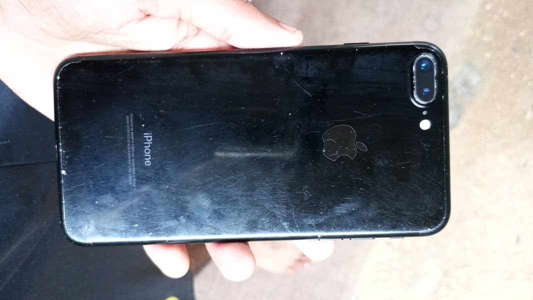 Apple iPhone 7 Plus 1