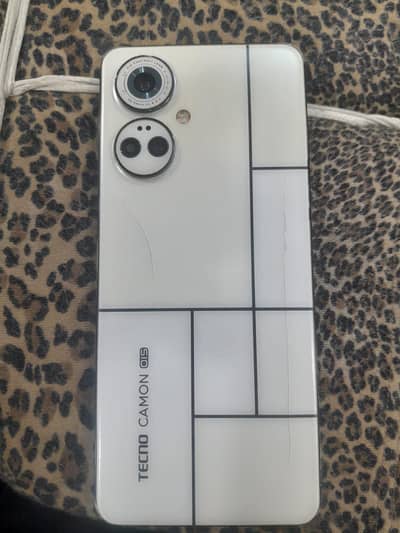 Tecno Camon 19