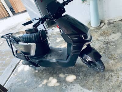 Revoo A12 (3) month use 2000 km use warranty avalaible num 03117513105