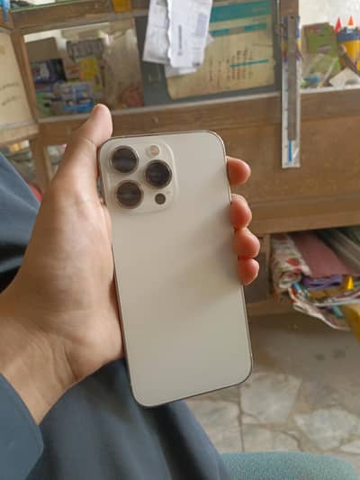 iphone 13 pro 128 gb 94℅BH  95 health best condition 9/10 silver color