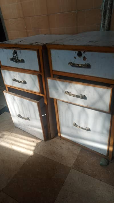wooden drawers table