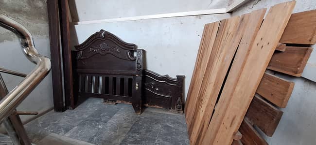Single bed with matress