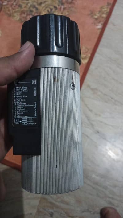 Wile 55 moisture analyzer ( 14 grains)