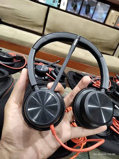 Buy Genuine Plantronics Headsets in Pakistan | ANC, Bluetooth &Calling