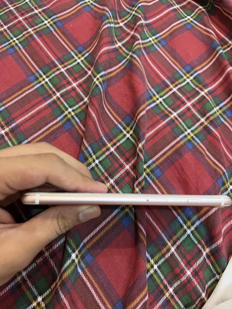 Apple iPhone 7 Plus 1