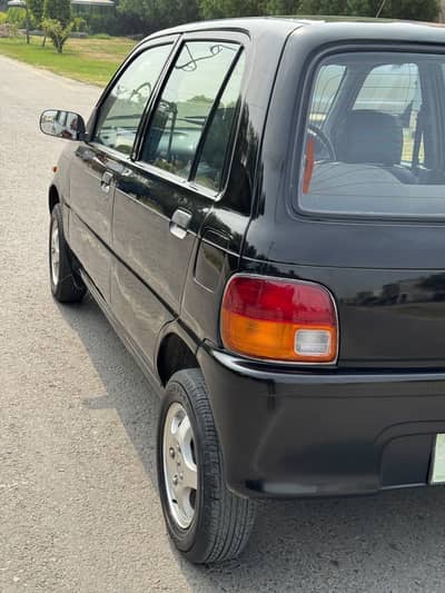 Daihatsu Cuore 2011