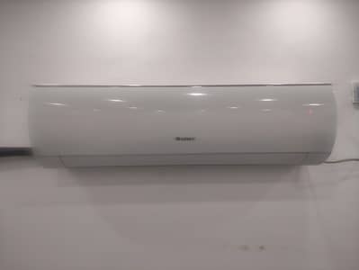 Gree Ferry Series Inverter Split AC 1.5 tonn 10/10 in warranty