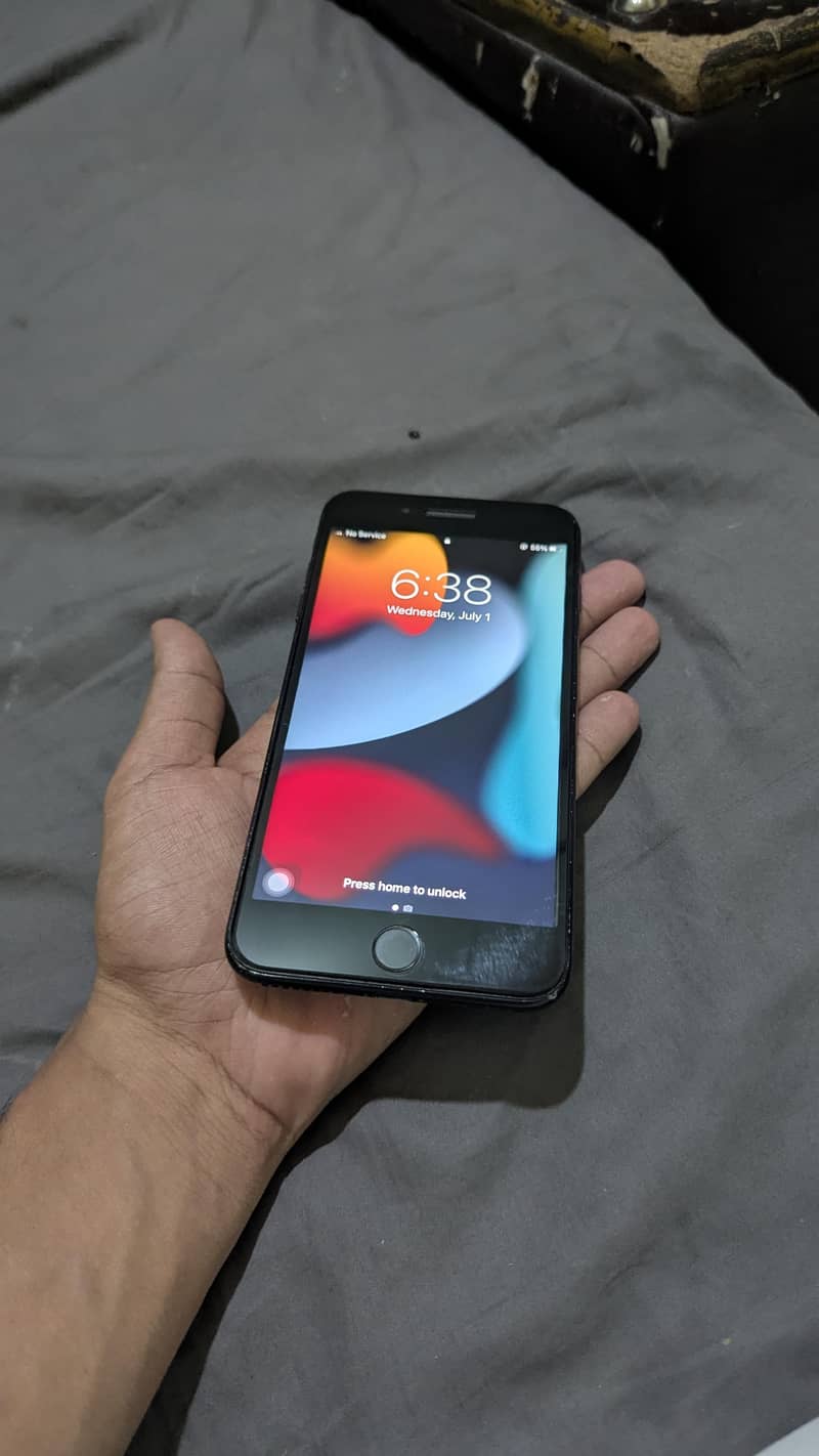 Apple iPhone 7 Plus 1