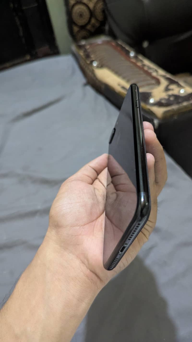 Apple iPhone 7 Plus 2