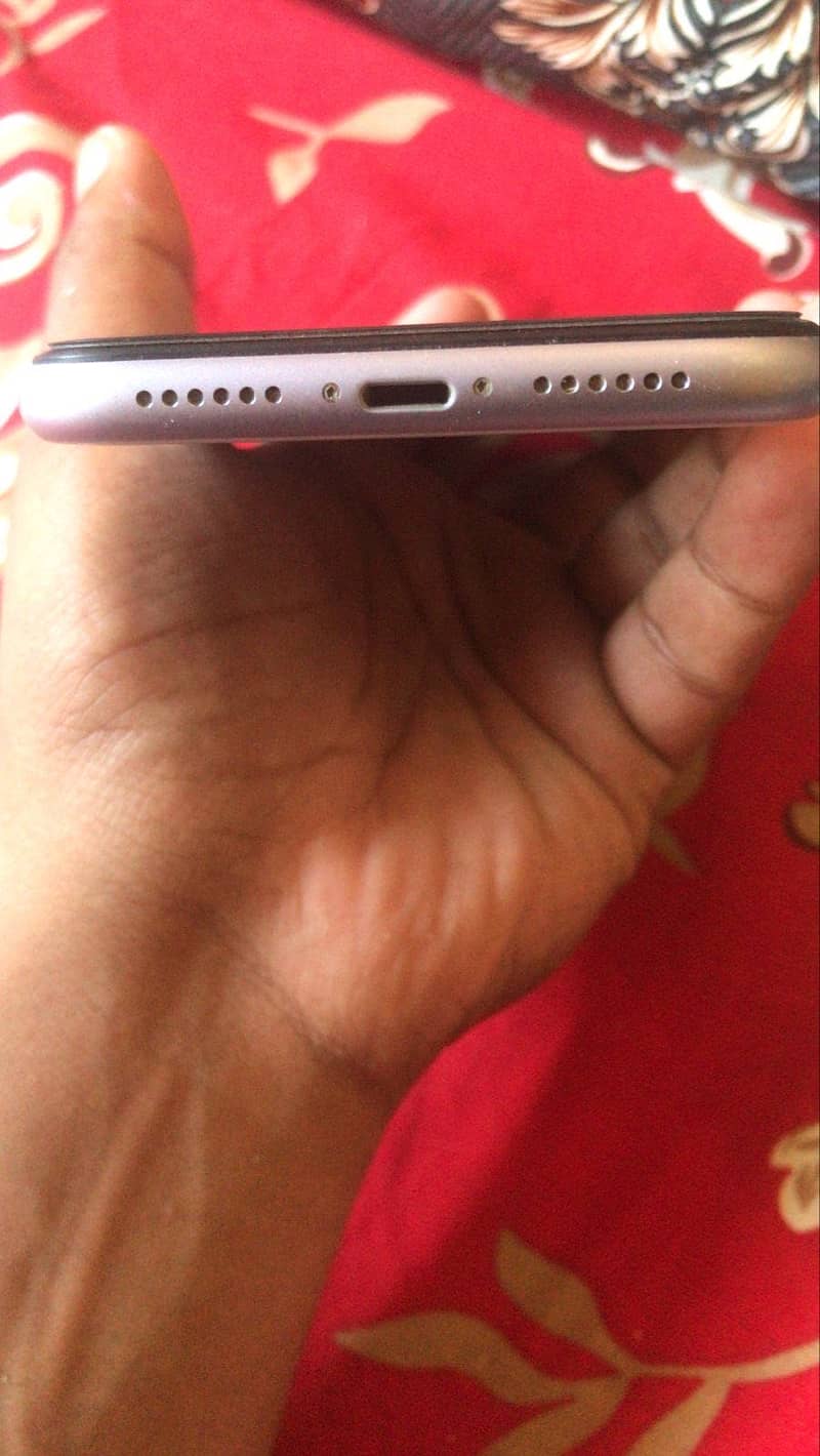Apple iPhone 11 5