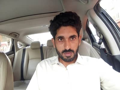 ڈرائیور  ھوں ھوں  نوکری چاھیے ھے ابھی کراچی میں ھوں