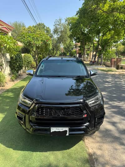 Toyota Revo V 2 8 model 2020 automatic full option top of the line