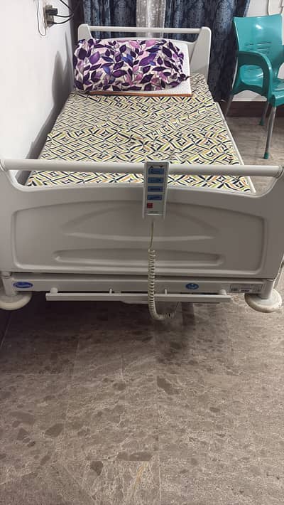 Patient bed