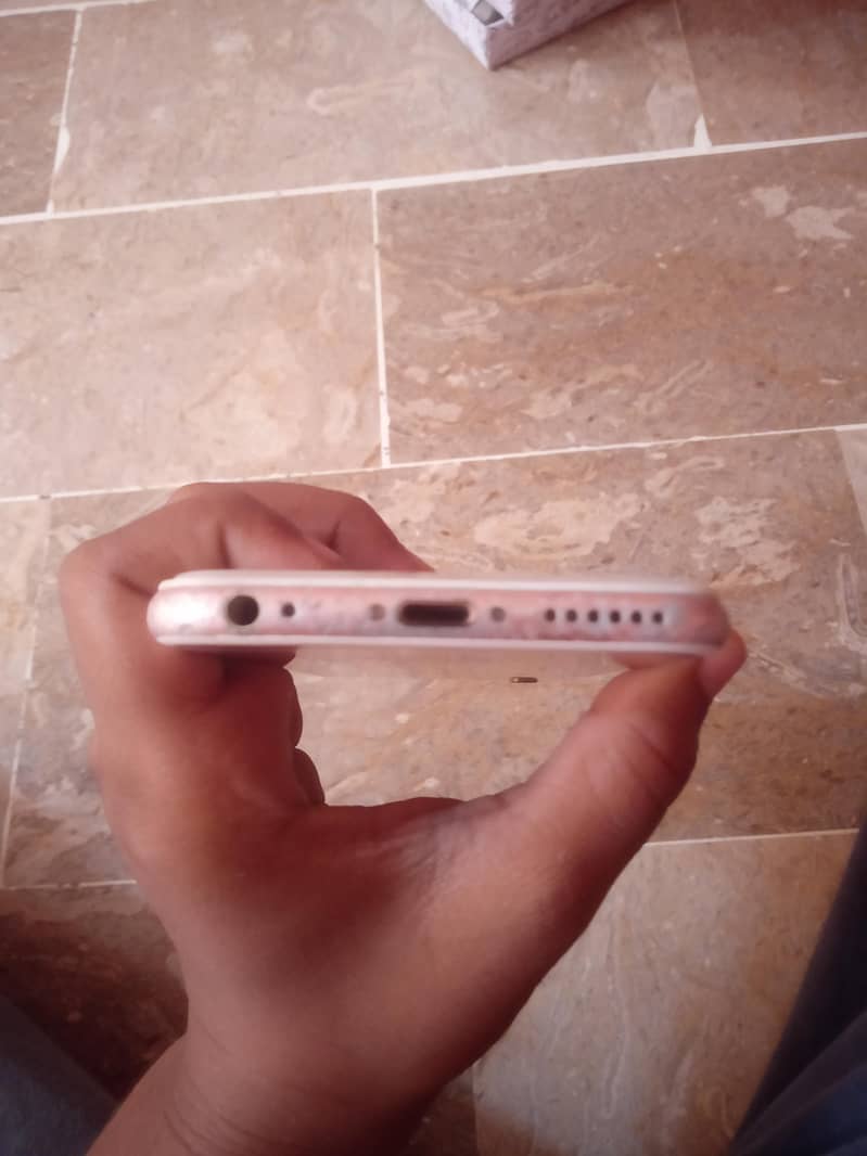 Apple iPhone 6S 1