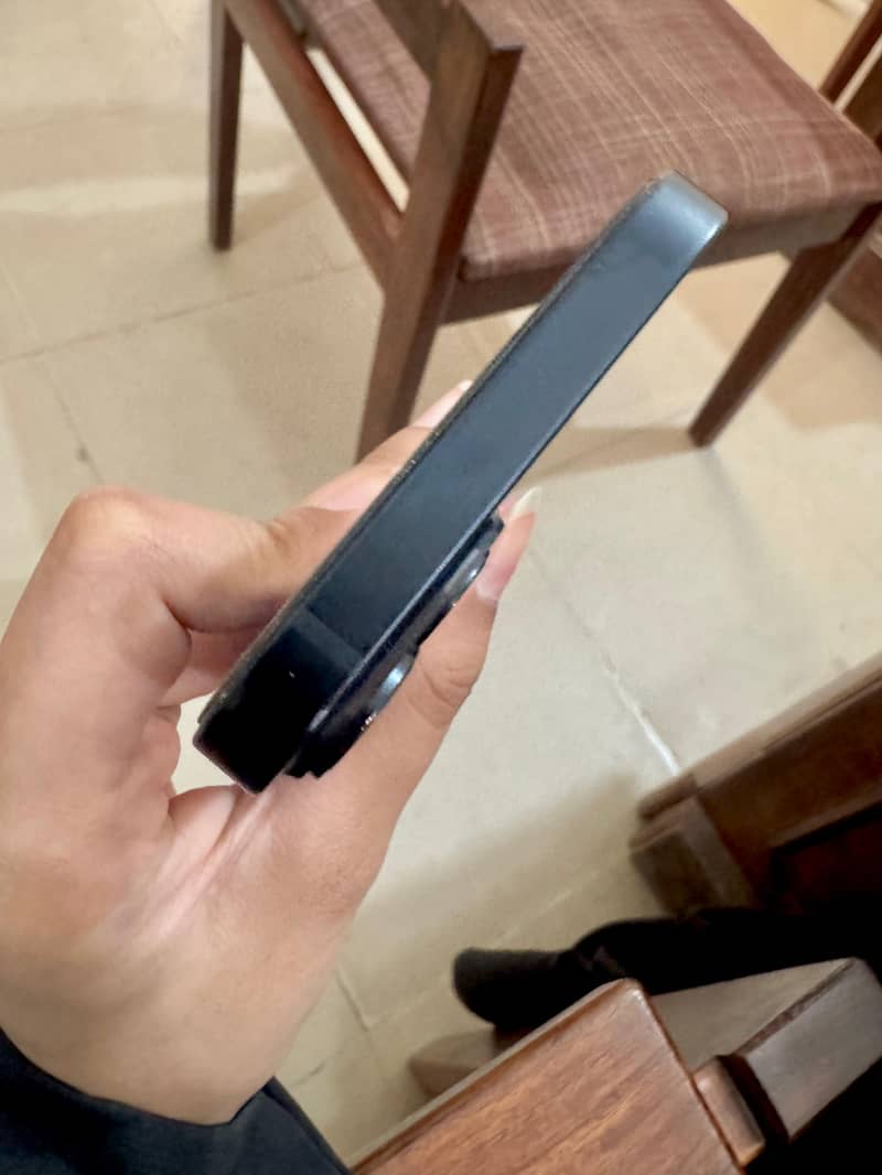 Apple iPhone 14 4