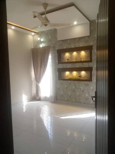 10 Marla House Available In Overseae Block Of Bahria Town Lahore