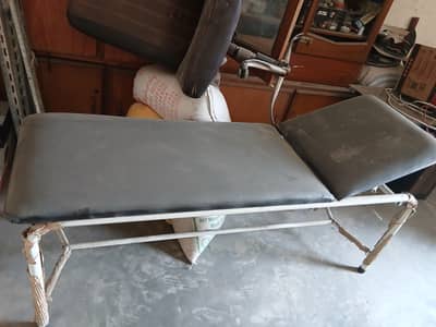 Hospital or clinic caouch bed