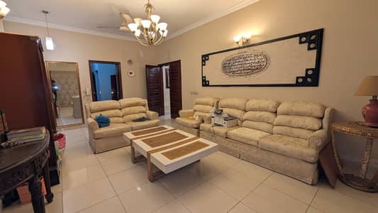 DEFENCE 300 YARDS BUNGALOW FOR RENT