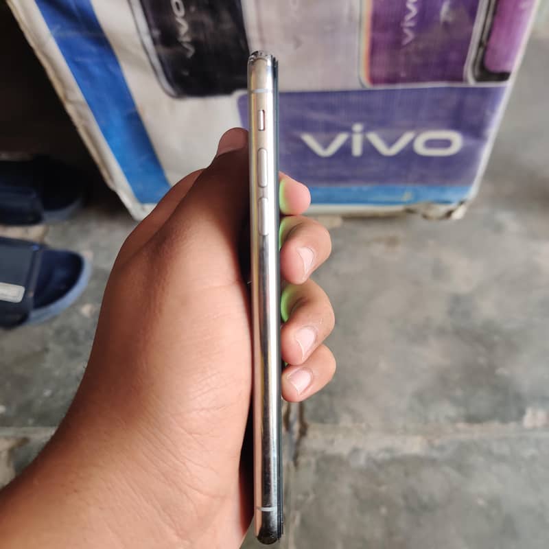 Apple iPhone X 3