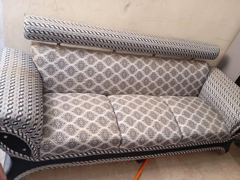 5 Seater Sofa set & Table 0