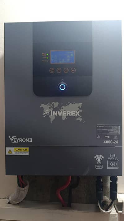 Inver hybrid 4kw veyron 2 inverter with dyness batteries
