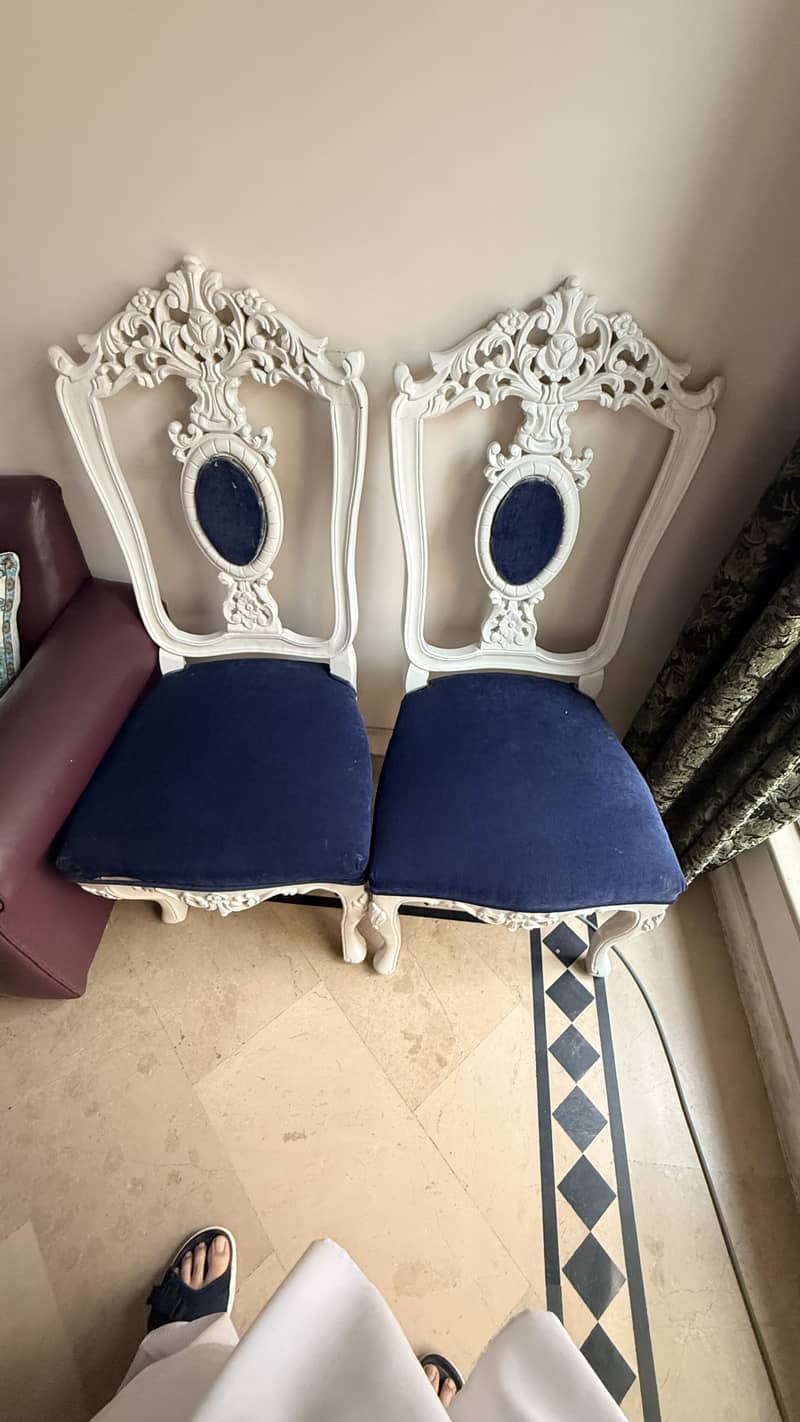 DINING TABLE/chairs 1