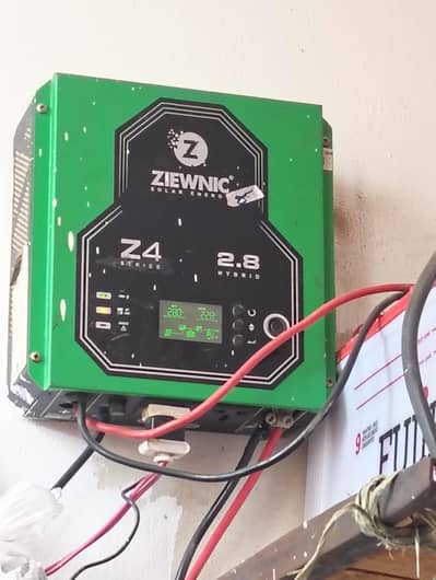 Zeiwnic 2.8 Kva solar inverter/ Good condition/ Excellent performance