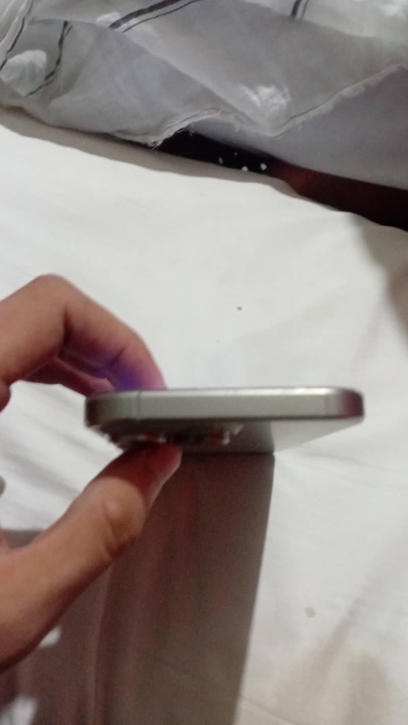 Apple iPhone 15 Pro Max 1