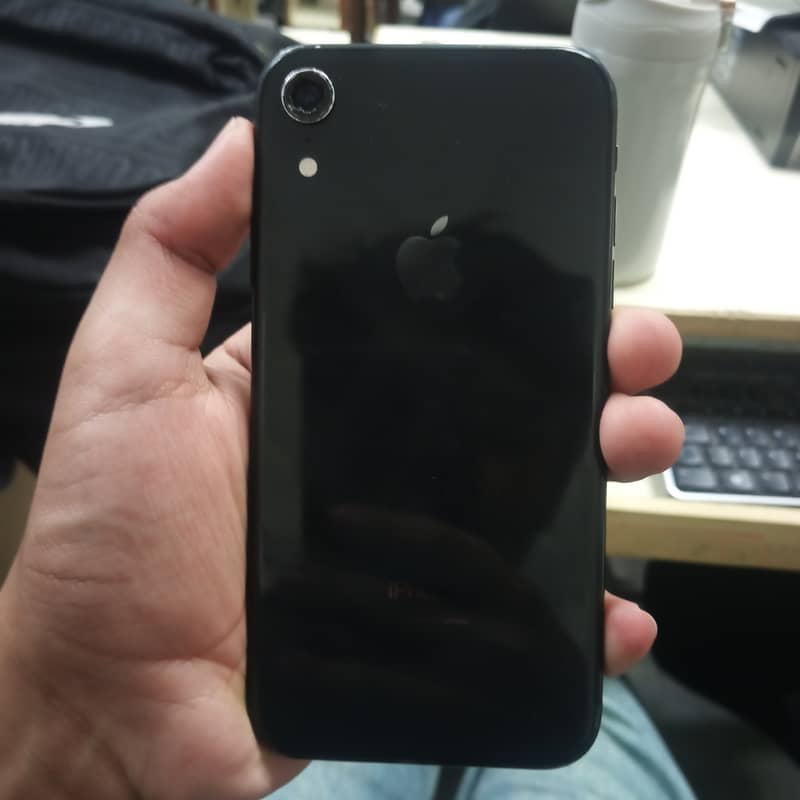 Apple iPhone XR 0